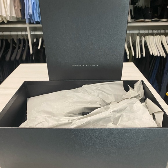 Slightly worn Italian style - Picture 2 of 6